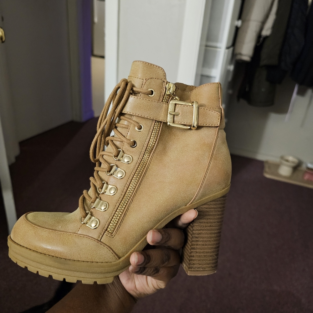 Guess heeled bootie